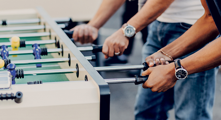 Viele Jugendliche verbringen ihre Freizeit in Jugendzentren.  