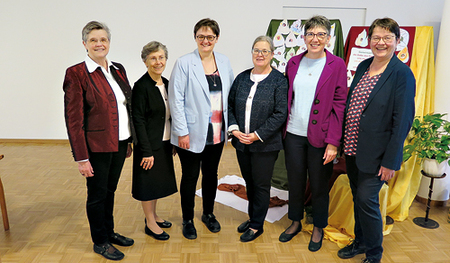 Von links: Sr. Maria Schlackl, Sr. Edith Bramberger (Vikarin), Sr. Martina Winklehner, Sr. Patricia Erber (Provinzleiterin), Sr. Erika Moser und Sr. Teresa Schlackl   