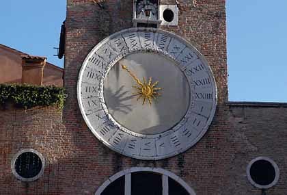Reise zum Karneval in Venedig, Venedig, Venezia, Italien, Masken, Menschen, Spass, Verkleidung, Kinder, Musik, Bus, Busreisen, Kastler, Reisen, Fahrt, Maskerade, Fasching, Faschingssamstag, Sonne, Sonnenschein, Clown, Gassen, Kan?le, Kirchen, Kirche,