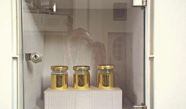 Die heiligen Öle werden in den Pfarrkirchen an einem besonderen Ort aufbewahrt. 
