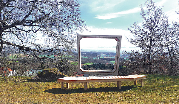 Das Friedensfenster auf dem Friedensweg 