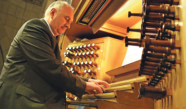 Von Hohenzell über Wien nach Linz: Wolfgang Kreuzhuber war seit 1982 Domorganist im Mariendom.