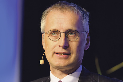 Viktor Mayer-Schönberger, Professor für Internet Governance in Oxford, ist  Autor des Bestsellers „Big Data. Die Revolution, die unser Leben ver-ändern wird“. 