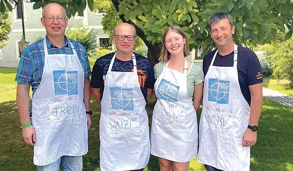 Die Küchencrew (von links): die Brüder Manfred und Martin Arthofer sowie deren Cousin Michael Arthofer mit seiner Tochter Isabelle.