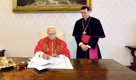 Papst Leo XIV. unterschrieb seine Enzyklika genau 135 Jahre nach der ersten Sozialenzyklika  „Rerum novarum“ von Papst Leo XIII. 