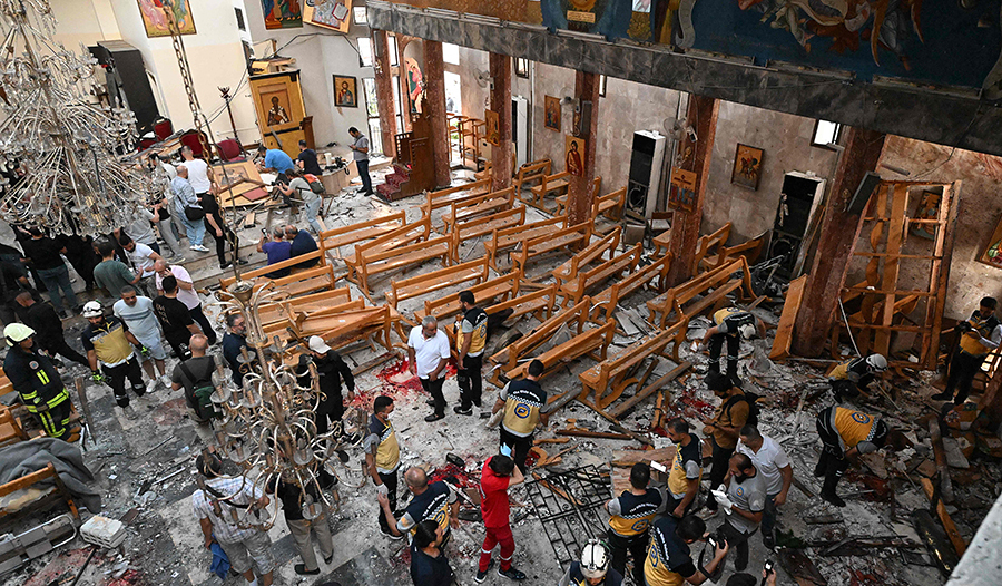 Die zerstörte Kirche St. Elias in Damaskus nach einem Selbstmordanschlag, bei dem mindestens 25 Menschen getötet wurden. 