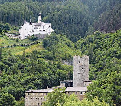 Das Ziel der Wegetappe – Kloster Marienberg, die höchstgelegene  Benediktinerabtei Europas.  Weitere Fotos zur Pilgeretappe unter www.sonntagsblatt.it/de/aktuelles 