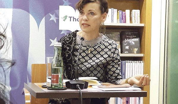 Renata Schmidtkunz ist vor allem durch die Ö1-Sendung „Im Gespräch“ bekannt. Am 27. März präsentierte sie im Rahmen eines Gespräches mit KiZ-Chefredakteur Matthäus Fellinger in der Linzer Buchhandlung „Thalia“ ihr Buch „Himmlisch frei“.   