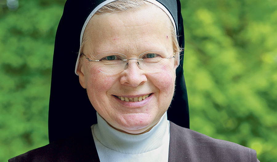 Sr. M. Anna  Pointinger,  sonntag@ koopredaktion.at