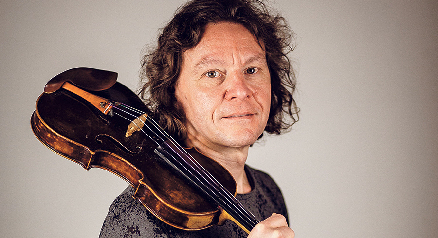Musikschullehrer, Geiger beim Spring String Quartet, Leiter des Chameleon Orchestra:  Christian Wirth.  