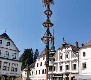 Oesterreich-Oberoesterreich-Grein an der Donau
Ober?sterreich, O?, Maibaum, Brauchtum, Fr?hling, Fruehling, Landschaft, Stadt, Staedte, St?dte
Copyright (2000) by BilderBox- Erwin Wodicka; A-4062 Thening; www.bilderbox.com, Tel:+43 (0) 676 / 510367