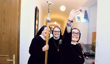 Die Franziskanerinnen von Vöcklabruck machen mit.  