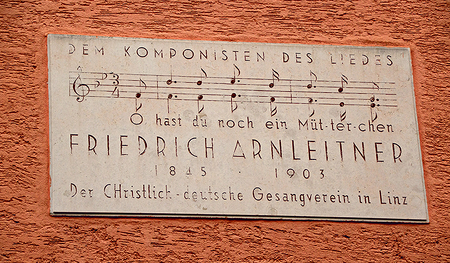 Erinnerung in der Linzer Baumbachstraße.