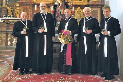 In Kirchdorf am Inn feierten mit Propst Markus Grasl Chorherren aus Reichersberg das Patrozinium.    