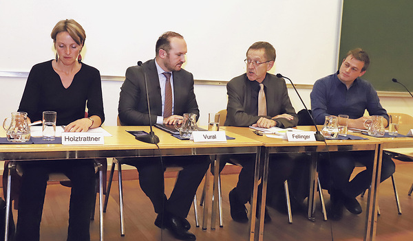 Religionsgespräch mit Dr. Magdalena Holztrattner (KSÖ), Mag. Ümit Vural (Islamische Glaubensgemeinschaft), Matthäus Fellinger (Moderation) und Stefan Kaineder (Abgeordneter zum Nationalrat). 