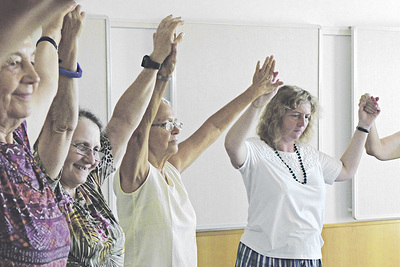 Der meditative Tanz ist ein Schwerpunkt der Sommerwoche. 