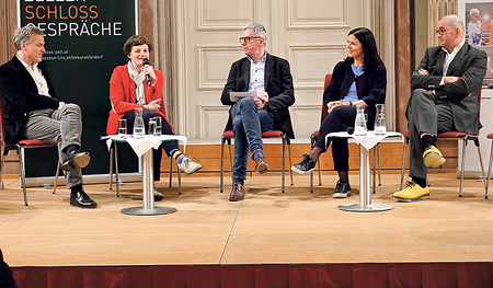 Diskutierten auf dem Podium: Tarek Leitner, Nicole Leitenmüller, Moderator Roman  Kloibhofer, Carolin Unger-Swoboda, Thomas Schlager-Weidinger (im Bild v.l.) 