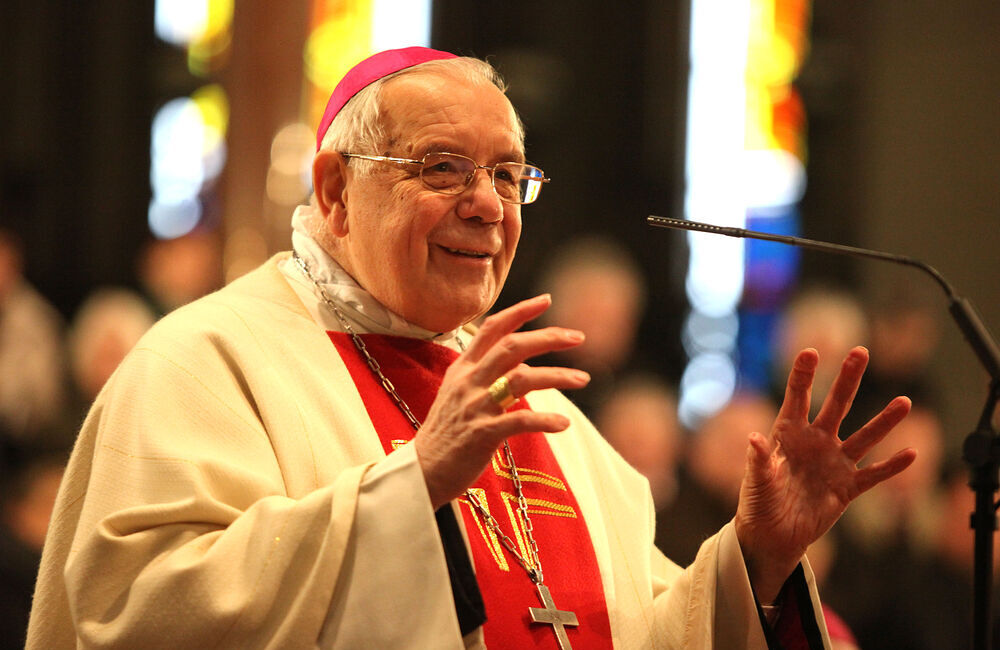 Bischof Maximilian Aichern beim Dankgottesdienst anlässlich 30 Jahre Bischofsweihe im Mariendom am 22. Jänner 2012