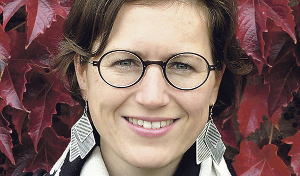Theresa Stampler ist Leiterin des Bereichs Seelsorge und Spiritua-lität der Caritas Wien und Sprecherin der Expert/innengruppe.  