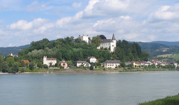 Ottensheim - das neue Dekanats an beiden Ufern der Donau