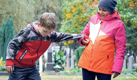 „Leben und Tod auf der Spur“ am Friedhof. 