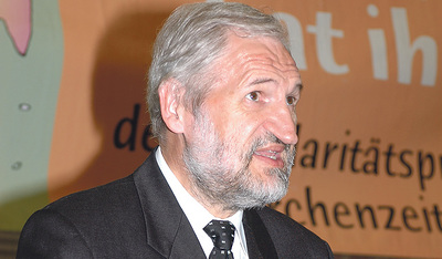 Wilhelm Vieböck ist als Bischofsvikar für pastorale Aufgaben einer der Visitatoren im Dekanat Braunau. In einer anderen Funktion ist er Herausgeber der KirchenZeitung in der Diözese Linz.  