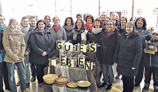 Geballte Frauenpower der kfb. Der „Spontanchor“ in der Pfarre Perg gestaltet lebendige Gottesdienste für Frauenanliegen.   