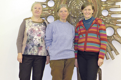 Christa Tatár (rechts) mit den ehrenamtlichen „Tandems“ Anna Huber (links) und Maria Kaiser. 