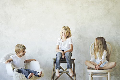 Schon bei Kindern kann man unterschiedliche Rollen­verhalten beobachten.    