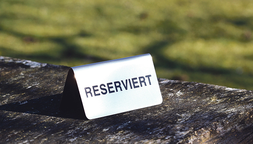 Für spezielle Gäste reservierte Plätze braucht Gott nicht.   