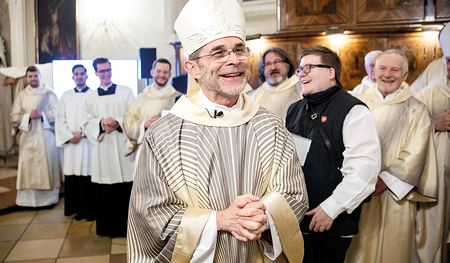 Ein Lachen oder Lächeln sieht man oft im Gesicht des neuen Wiener Erzbischofs. Herzlich, schelmisch, freundlich, zustimmend ... – es hat viele Facetten.