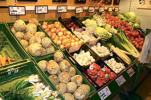 Einladung beim Winkler Markt Auhof
Gem?se, Gem?seabteilung, Sellerie, Zwiebel, Kraut, Lauch