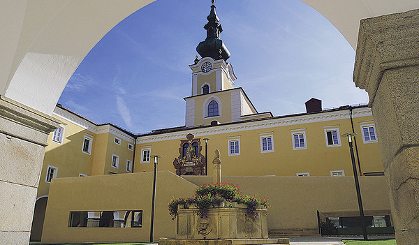 Kostenlose Führungen am 'Kirchenmittwoch' rund um das Stift Schlägl