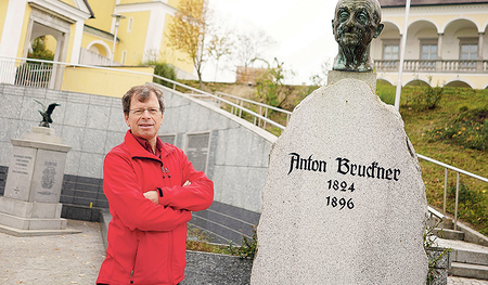 Peter Aigner ist Obmann des Brucknerbunds Ansfelden. Der Verein feiert heuer sein 100-Jahr-Jubiläum.  