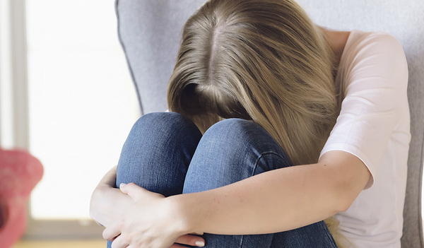 Traumatisierte Kinder und Jugendliche ziehen sich oft zurück und können nicht über das Erlebte reden.  