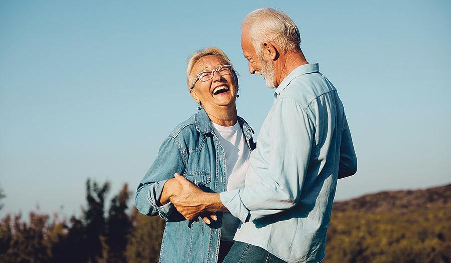 Die Zutaten für eine lange, glückliche Beziehung sind unter anderem Wertschätzung, Vertrauen und Ehrlichkeit.