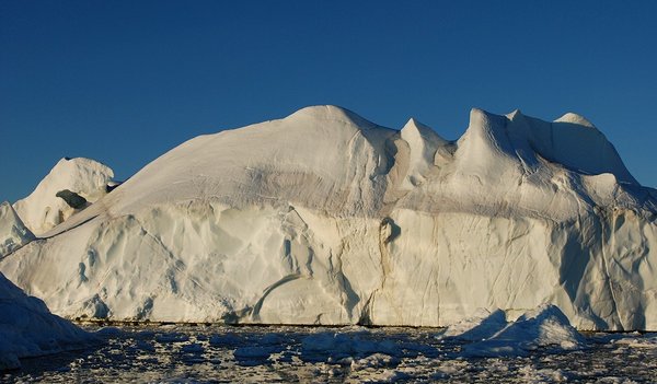 Schmelzende Eisberge sind Ausdruck der Klimakrise