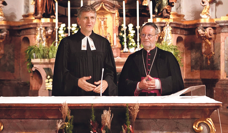 Dem Gottesdienst standen der Administrator der Evangelischen Pfarrgemeinde ­Mattighofen, Pfarrer Wilfried ­Fussenegger aus Bürmoos, und Stiftspropst Leon ­Sireisky vor.    