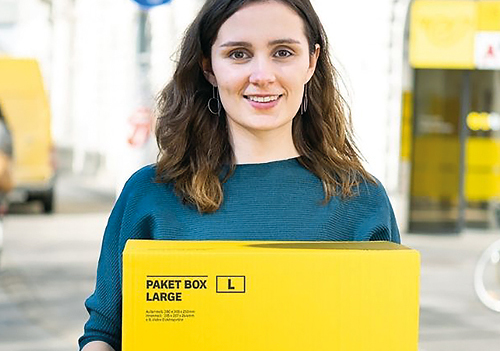 Mit einem Paket Unbekannten Freude machen – das geht nun dank Caritas und Post.  