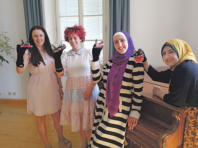 Ein Blick in den Ausbildungslehrgang, der den Teilnehmerinnen sichtlich Spaß macht