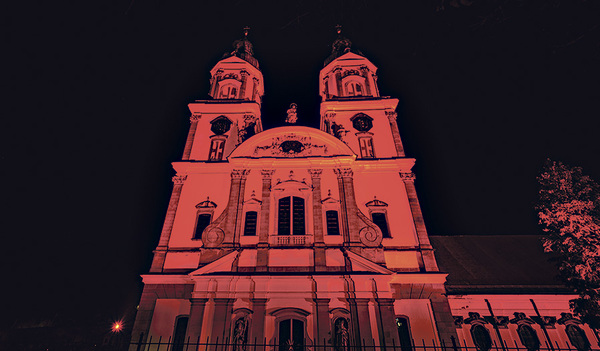 Das Stift St. Florian leuchtete letzte Woche in roten Farben.  