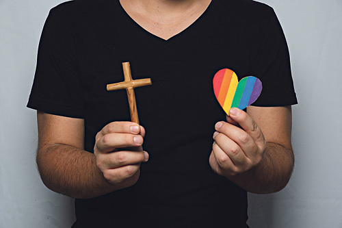 Der Regenbogen als Zeichen der Toleranz auch und gerade in der Kirche.  
