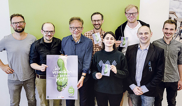 Sechs 'Green events' aus OÖ wurden ausgezeichntet. (V.l.n.r.) Wolfgang Pfoser-Almer, Richard Schachinger, Rudi Anschober, Norbert Rainer, Sarah Sidra, Johann Gattermaier, Gerhard Kampits, Markus Grismayr