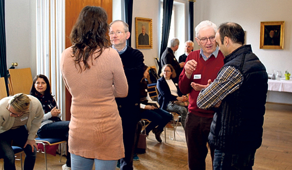 Bild von einem Kursttag der seelsorgeteamausbildung in der Pfarre Ennstal.  