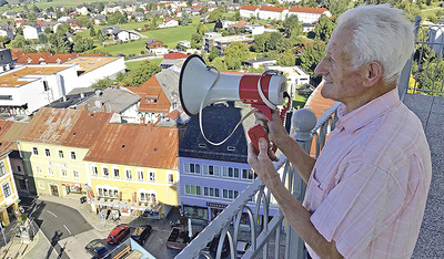 Nach der Renovierung kann wieder das Totenrufen vom Balkon des Kirchturms aufgenommen werden. Der Rohrbacher Brauch ist einzigartig in Oberösterreich.   