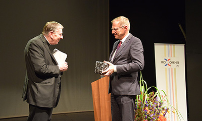 Kardinal Koch und Landeshauptmann Thomas Stelzer beim Vortragsabend