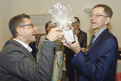 Fröhlicher Austausch mit Michael Kraml, Chef des diözesanen Kommunikationsbüros.