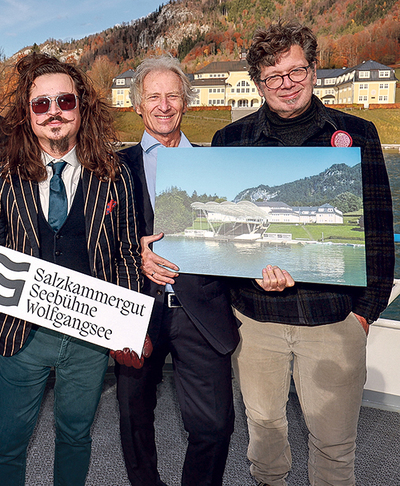 Am 23. Mai ist Premiere am Wolfgangsee (v. l. n. r.): Gerd H. Ortler, Bühnenarchitekt Eduard Neversal und Franzobel.