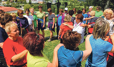 Frauen pilgern durch Österreich. Erstmals wird dieser Tag in ganz Österreich angeboten: gemeinsam singen, beten, innehalten und einander Halt geben (hier ein Bild aus dem Jahr 2019). 