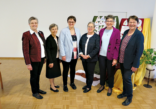 Von links: Sr. Maria Schlackl, Sr. Edith Bramberger (Vikarin), Sr. Martina Winklehner, Sr. Patricia Erber (Provinzleiterin), Sr. Erika Moser und Sr. Teresa Schlackl   